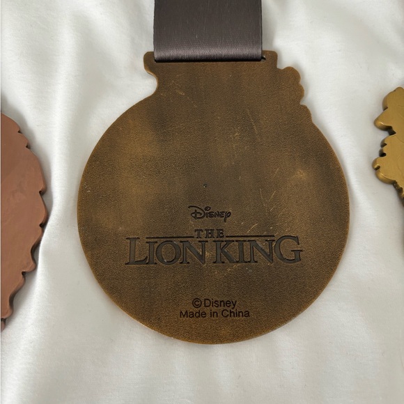 RunDisney 5K Lion King Medal Set 🦁🐗🐛🎶 - Picture 7 of 10